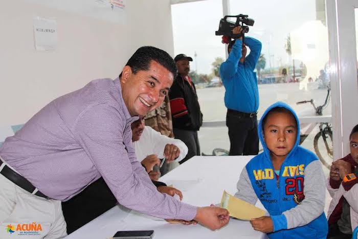 INVIERTE ACUÑA 1.4 MILLONES DE PESOS EN BECAS DURANTE EL 2016
