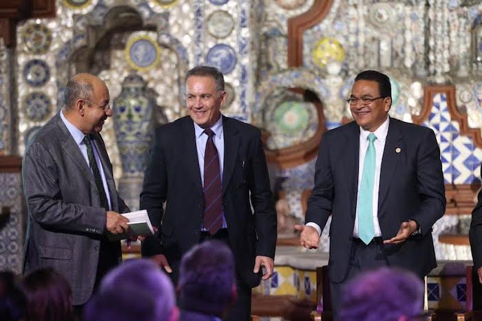 MIGUEL ÁNGEL PORRÚA PRESENTO LA NUEVA EDICIÓN DEL LIBRO  “MI VISIÓN DE COAHUILA” DE  JAVIER GUERRERO