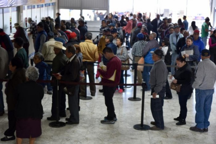 Saltillo:Pagan saltillenses su predial