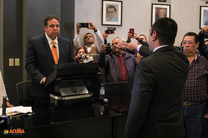 ACUÑA:RINDEN PROTESTA PRESIDENTE, REGIDOR Y SECRETARIO DEL AYUNTAMIENTO.