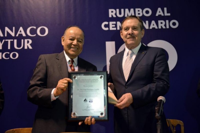 Distingue Concanaco a Saltillo: José Ángel Rodríguez