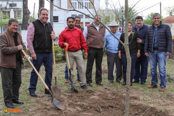 INICIAN PROYECTO DE REFORESTACIÓN DE LA PLAZA BENJAMÍN CANALES.
