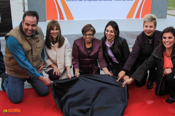 RECONOCEN A LA “MUJER MÁS BUENA” DE ACUÑA.
