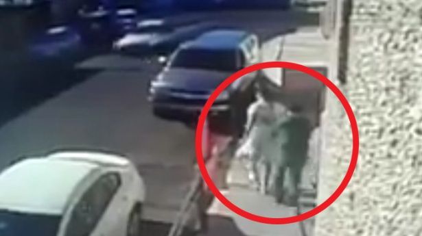 Por puerta trasera y en bata, escapa el delegado de SCT detenido en Durango por corrupción