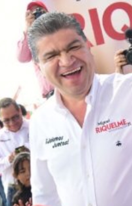 Utiliza Riquelme camisas de $170 dlls para campaña