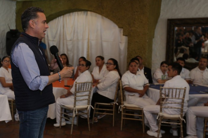Recorre Memo Anaya zona comercial de Ciudad Acuña