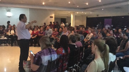 QUE NADIE VENGA A INSULTAR LA DIGNIDAD DE LAS MUJERES : JAVIER GUERRERO