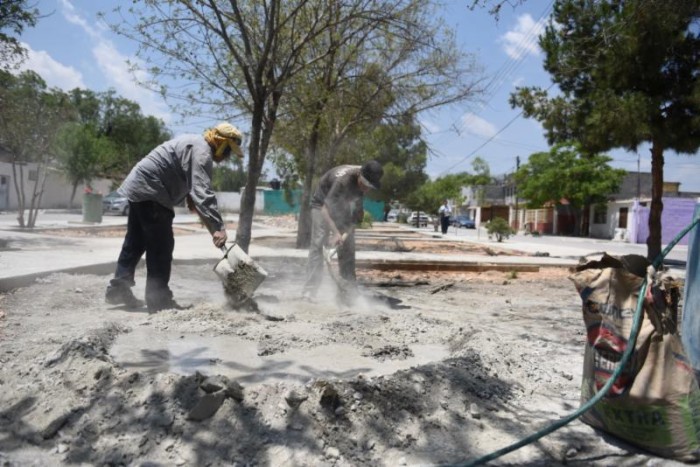 Continúa mejoramiento de 67 plazas de Saltillo