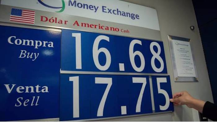 El dólar cierra la semana en $17.85 al mayoreo