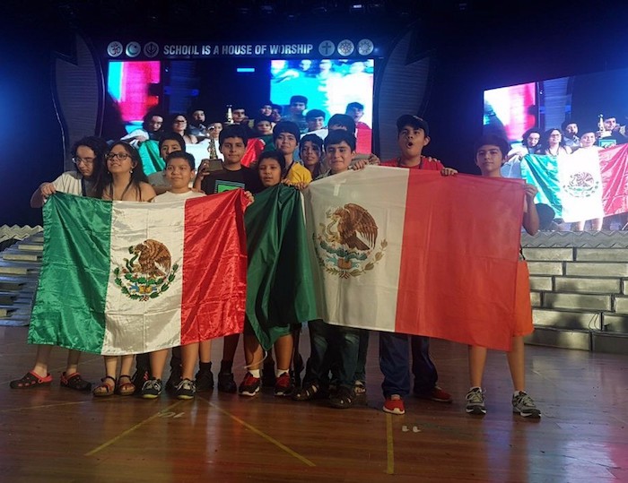 Estudiantes mexicanos de primaria y secundaria destacan en Competencia Internacional de Matemáticas en la India