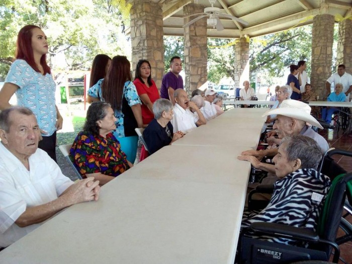 VIVEN JORNADA RECREATIVA LOS ABUELOS DE ASILOS DE ACUÑA.