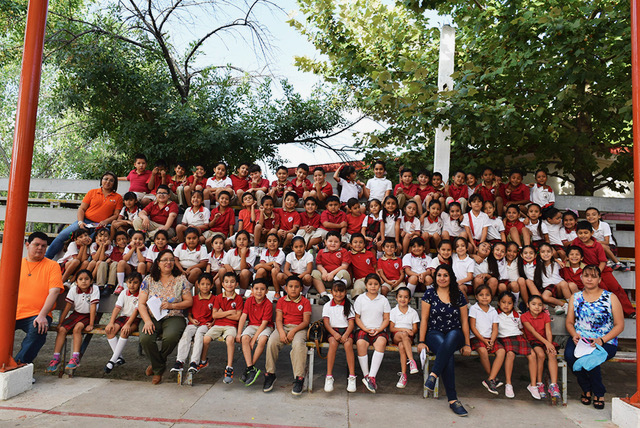 LLEVAN FERIA DEL BUEN TRATO A LA ESCUELA PRIMARIA CINCO DE MAYO.