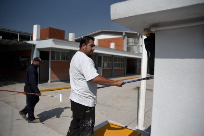En mancuerna, mejoran secundaria en Lomas del Refugio