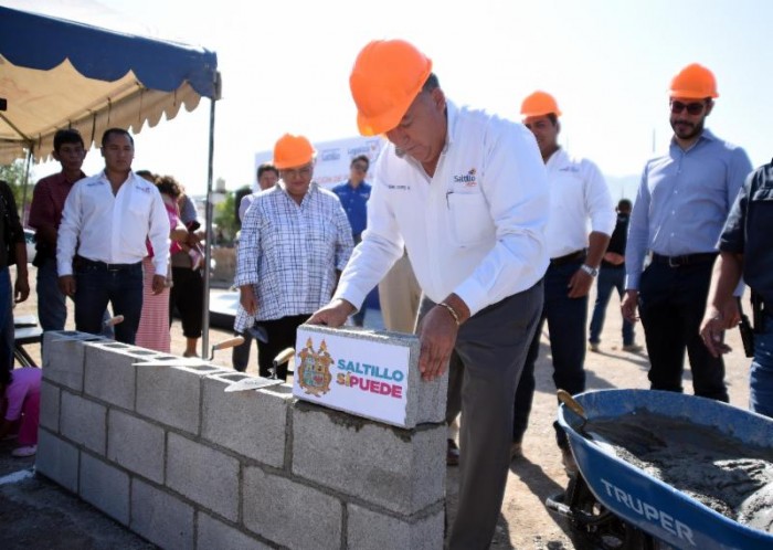 Inicia Isidro edificación de pies de casa; serán fraccionamientos progresivos