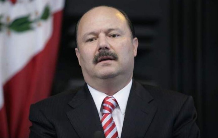 Embargan fincas a César Duarte