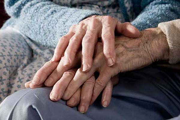 Muere pareja con 71 años de casados el mismo día, sin saber el deceso el uno del otro