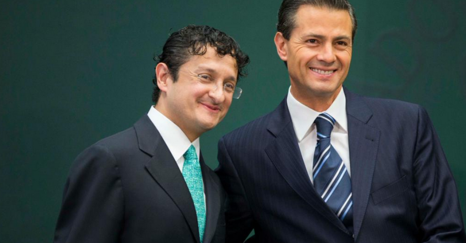 Virgilio Andrade un Sinvergüenza Repartiendo beneficios