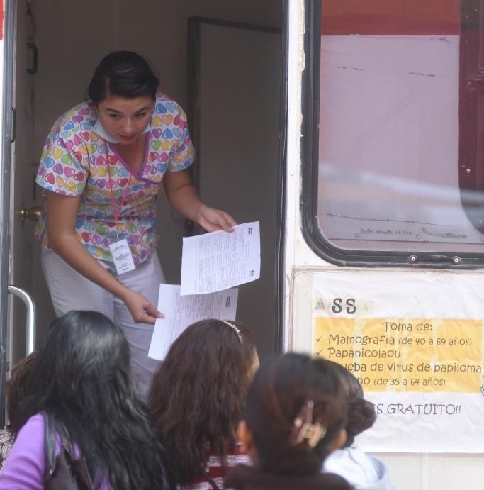 Inaugura Isidro Mega Feria de las Mujeres