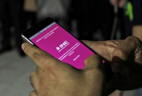 Tras falla en app, INE analiza permitir registro 'tradicional' de firmas para independientes