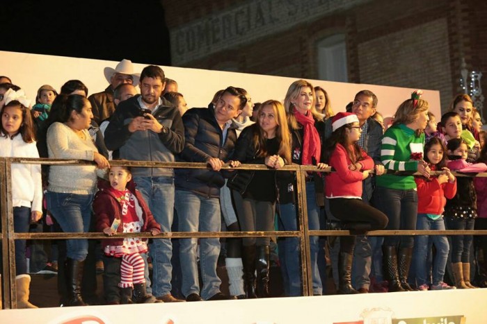 LLEGA EL DESFILE "DULCE NAVIDAD" A LA REGIÓN CARBONÍFERA