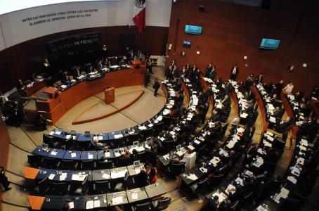 Pleno del Senado discute Ley de Seguridad; ante críticas, gobierno defiende que no es para militarizar