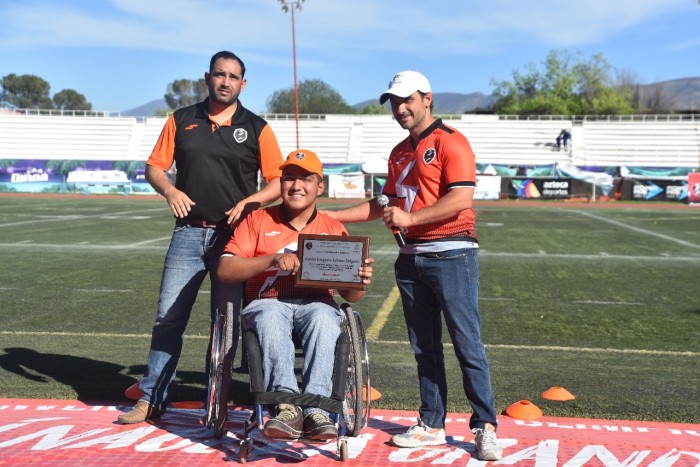 Reconoce Gobierno Municipal y Atlético Saltillo a destacado atleta paralímpico