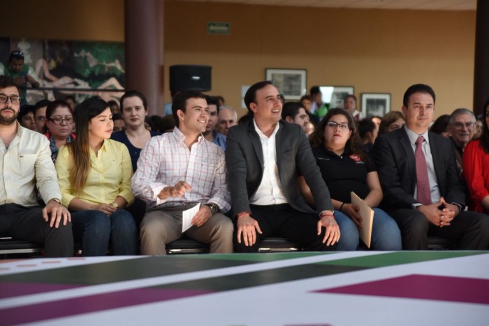 Entrega Manolo Becas Universitarias "Todos por la Educación".