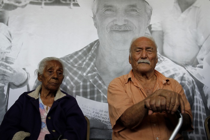Trabajadores que cotizaron al IMSS por décadas reciben pensiones que no alcanzan ni para comer