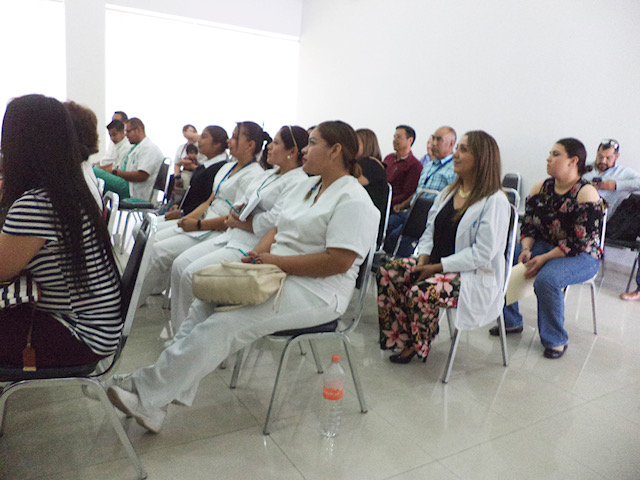 RECIBEN TALLER SOBRE ACTUALIDADES EN ANTICONCEPCIÓN Y EMBARAZO EN ADOLESCENTES.