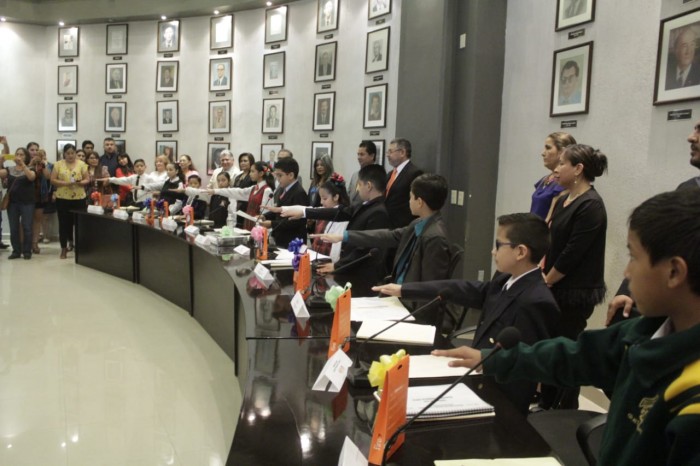 ASUMIÓ FUNCIONES EL CABILDO INFANTIL POR UN DÍA.