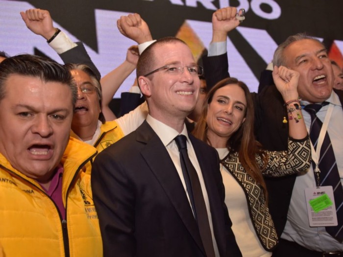 Anaya llama cobarde a AMLO por no contestar preguntas en el debate