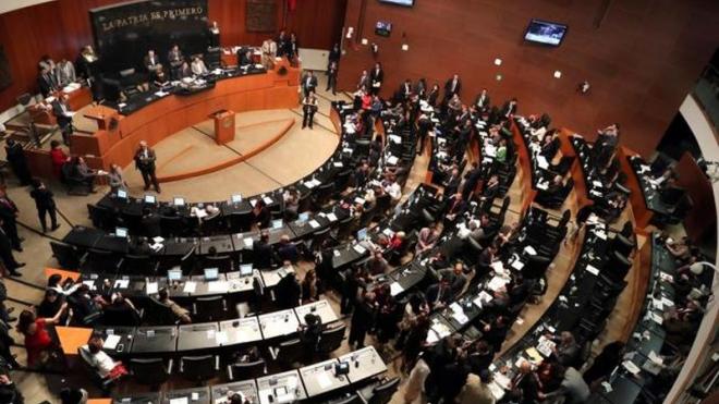 Senado suspende votación de minuta sobre eliminación del fuero
