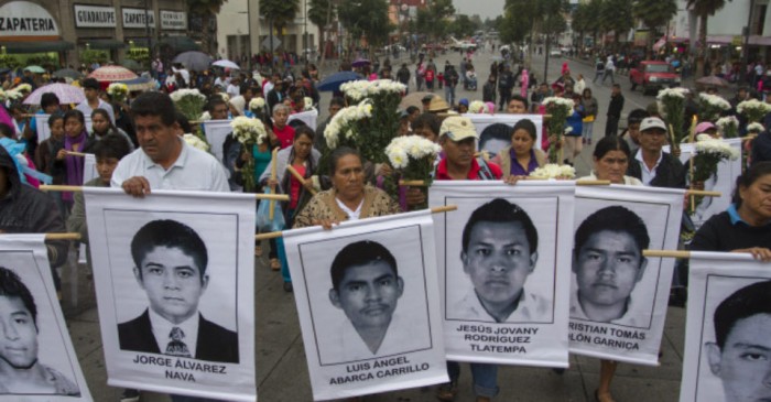 A ocho años de Ayotzinapa y dos gobiernos: el fantasma de las dudas sigue sin dar paso al esclarecimiento de la verdad