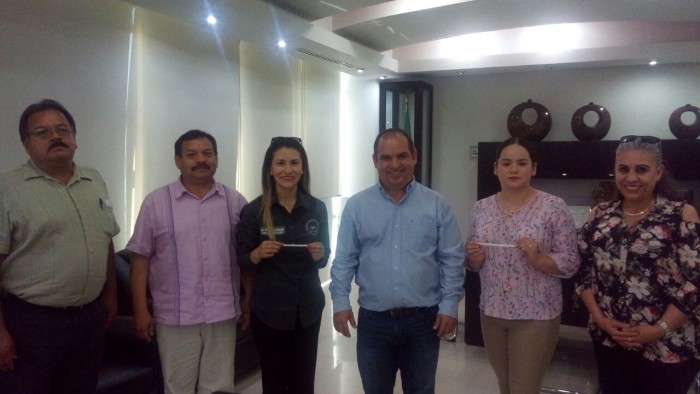 SORTEAN SEIS COMPUTADORAS DE ESCRITORIO  ENTRE MAESTROS Y MAESTRAS DE ACUÑA