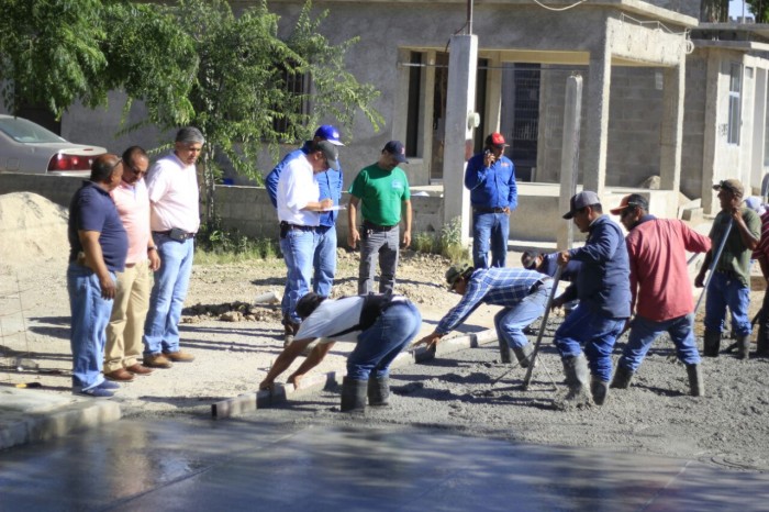 INTENSIFICAN TRABAJOS DE BACHEO EN LA CIUDAD.
