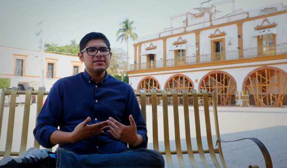 Carlos Brito, el candidato independiente en las ruinas del terremoto
