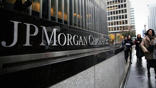 Giran orden de aprehensión contra presidente de JP Morgan México