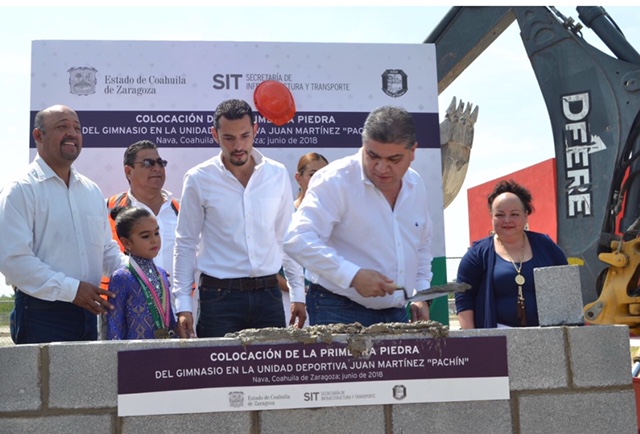 COLOCA MARS PRIMERA PIEDRA DE CENTRO DE CULTURA Y ENTREGA CAMIÓN RECOLECTOR DE BASURA EN VILLA UNIÓN