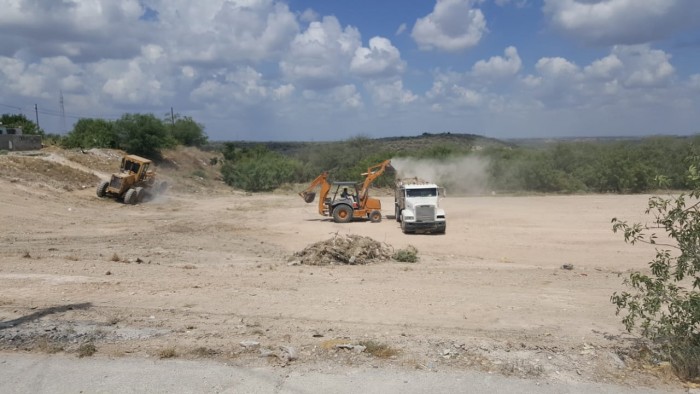 AVANZA LIMPIEZA DE TERRENOS BALDÍOS EN EL  SECTOR DE VALLE DEL SOL.