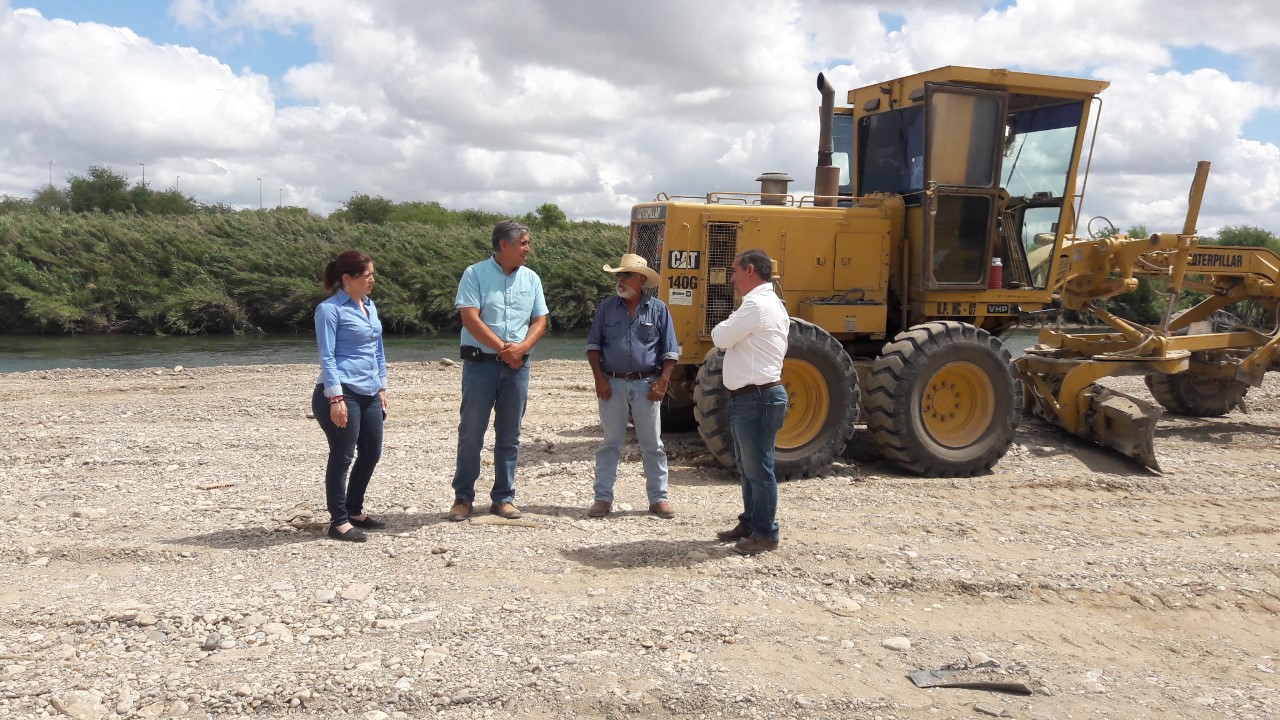 SUPERVISAN ETAPA FINAL DE LIMPIEZA Y DESAZOLVE DEL ARROYO LAS VACAS.