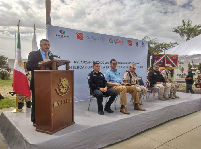 Impulsan Campañas de Intercambio de Armas y Juguetes Belicos en Acuña Coahuila.