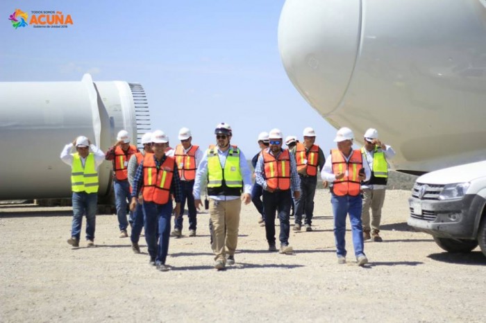 Visita Alcalde Roberto De Los Santos Vazquez Construcción de ParqueEolico "Amistad I y II" en Acuña Coahuila.