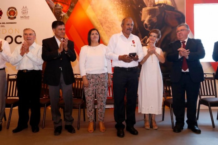 Reconoce Municipio de Saltillo valor de bomberos