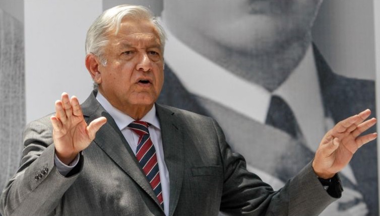 López Obrador pide a CNTE dejar de faltar a clases