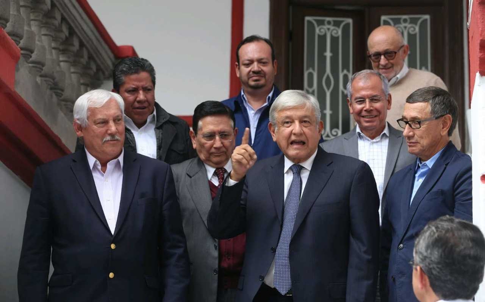 López Obrador presenta a futuros subsecretarios y altos mandos de Agricultura
