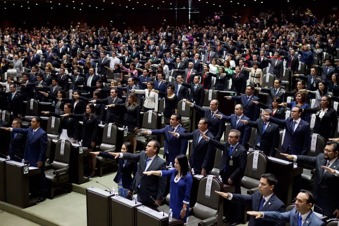Diputados del PVEM se pasan a Morena para concretar mayoría absoluta