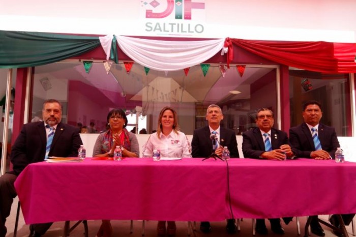 Entregan DIF Saltillo y Club Rotario aparatos ortopédicos
