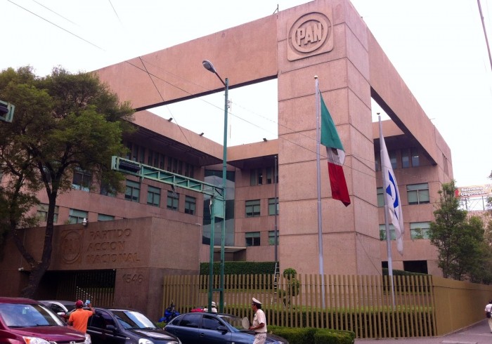 Dirigentes del PAN tendrán que reducir sus salarios por ley
