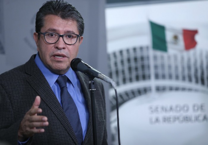 Anuncia Monreal subasta de 160 vehículos del Senado; eliminarán también bono de 50 mdp