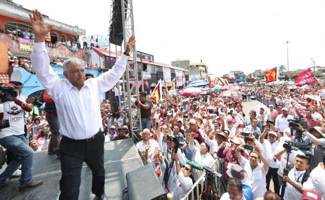 Promete AMLO "borrón y cuenta nueva" a deudores de luz en Tabasco